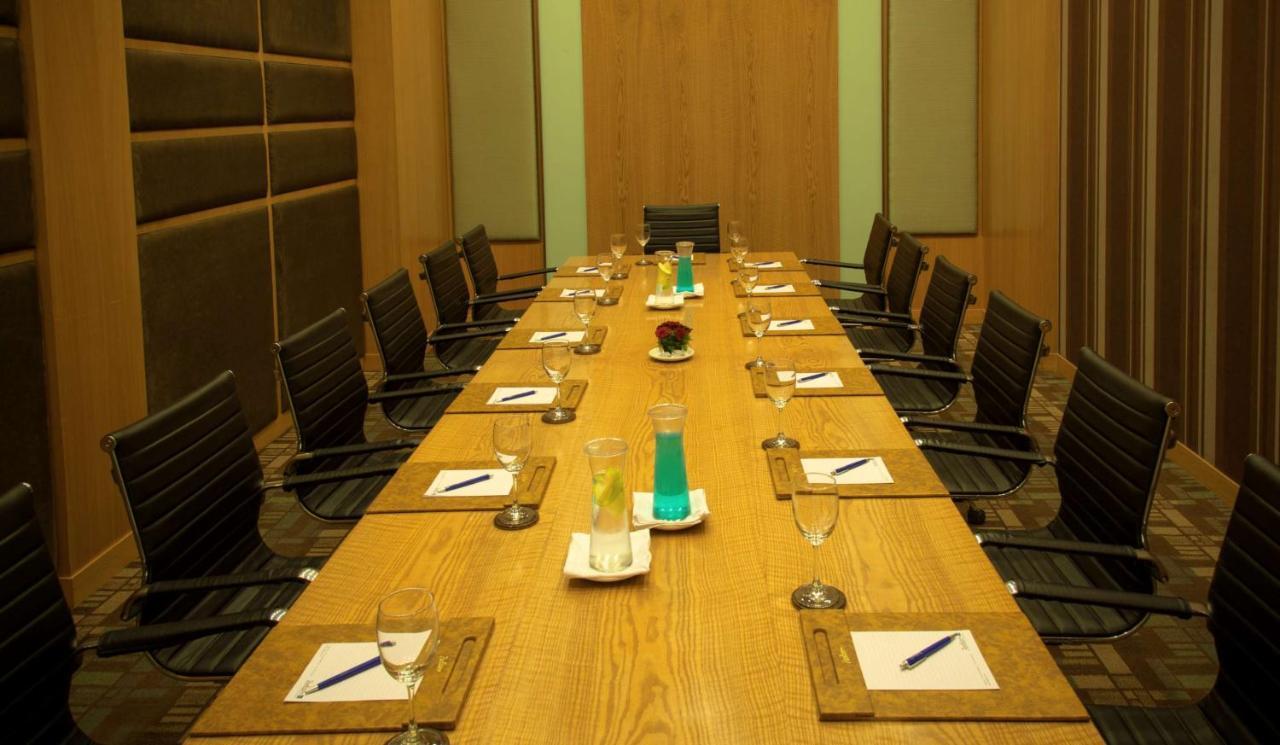 Hotel Radisson Blu Kharadi 5*